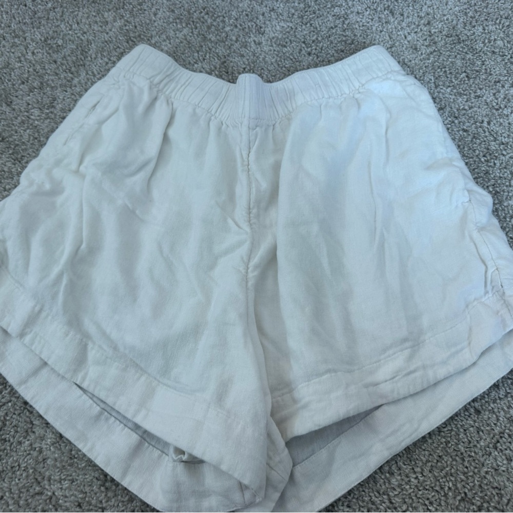 Abercrombie & Fitch White High-Waist Linen-Blend Shorts